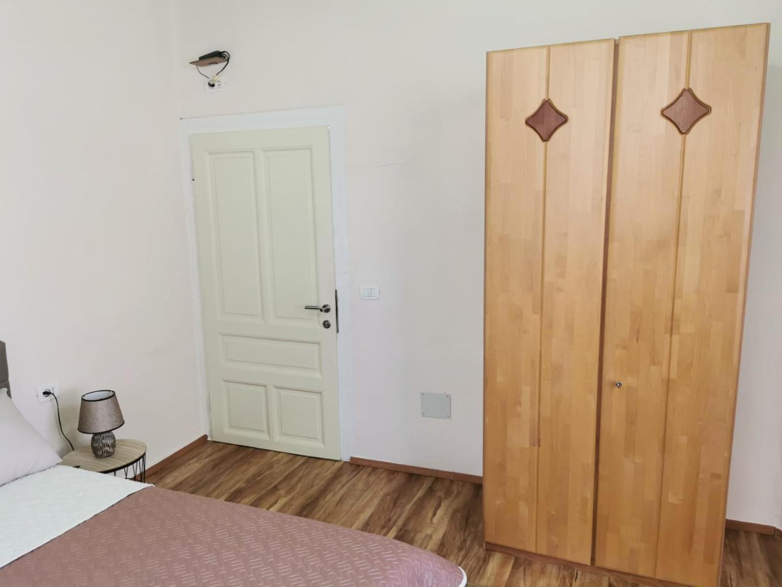 Gm Tirana Hostel Ngoại thất bức ảnh