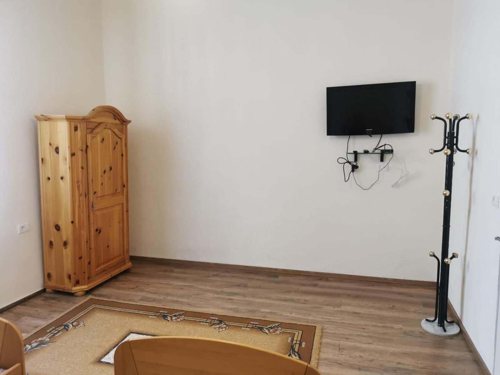 Gm Tirana Hostel Ngoại thất bức ảnh